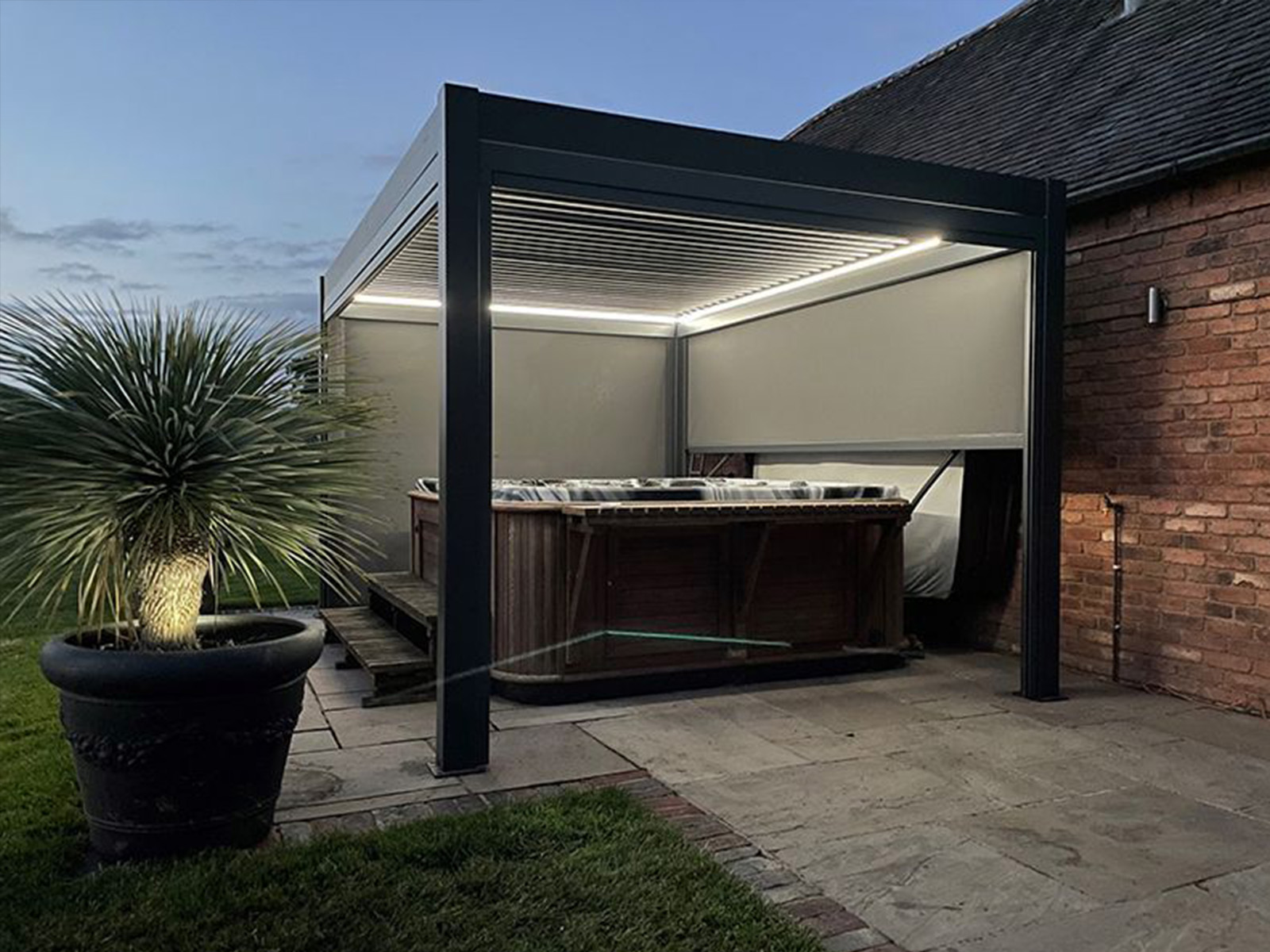 Solaris LED Motorised Pergola | Free Standing - Image 2